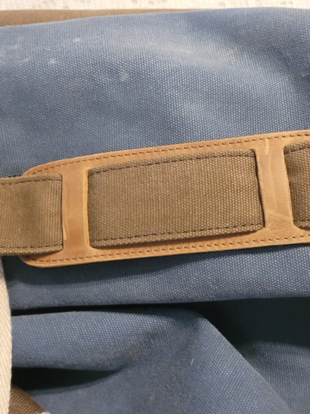 Vintage L.L. Bean Rolling Canvas Duffle Bag w/ Leather Accents Unique Duck Print - Picture 7 of 11